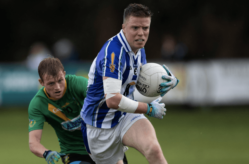 Senior footballers remain top of AFL1
